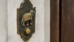 Ungewoehnliche Tuerklingeln und Besuchsrituale aus aller Welt